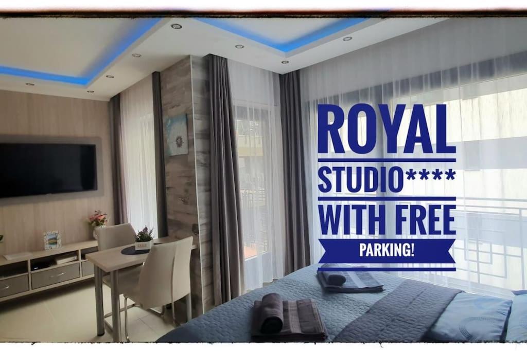 Royal In The Center With Free Parking! Apartament