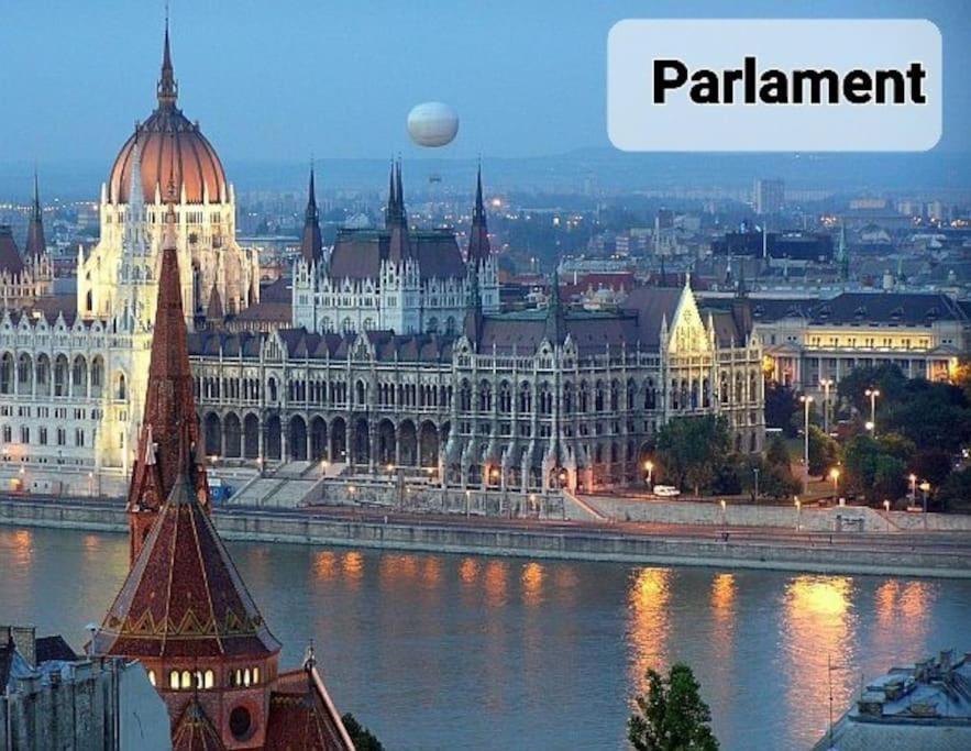 Royal In The Center With Free Parking! Budapesta