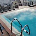 Royal Studio In The Center With Free Parking!